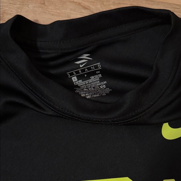 Nike Black and Neon Green Activewear Set - Picture 2 of 5